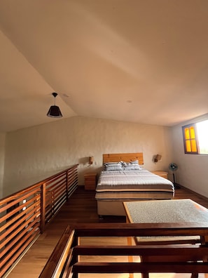 3 habitaciones, escritorio, wifi gratis y ropa de cama 