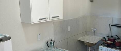 Comfort-Apartment | Gemeinschaftsküche | Kühlschrank, Mikrowelle, Herdplatte, Mixer