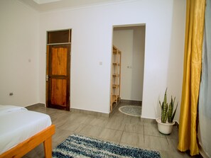 3 chambres, fer et planche à repasser, Wi-Fi, draps fournis