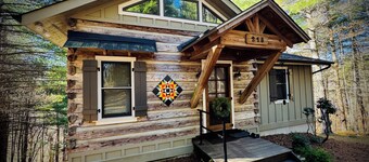 New River secluded log cabin, Lansing/West Jefferson