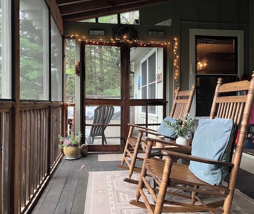 Lansing NC , near West Jefferson and Boone NC, secluded  log cabin getaway