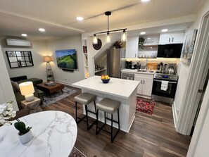 Fridge, oven, stovetop