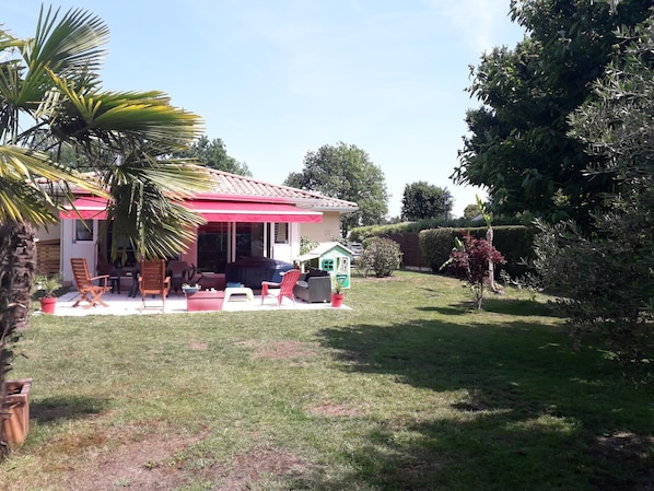 Property grounds - Family House, Lège Cap Ferret village (Lège-Cap-Ferret)