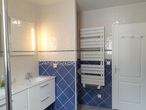 Shower, hair dryer, towels - Family House, Lège Cap Ferret village (Lège-Cap-Ferret)
