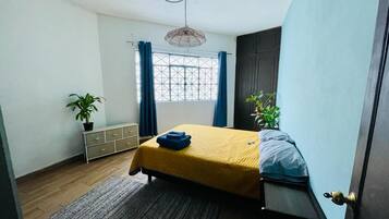 1 habitación, wifi y ropa de cama
