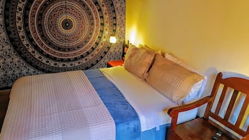 2 bedrooms, desk, free WiFi, bed sheets