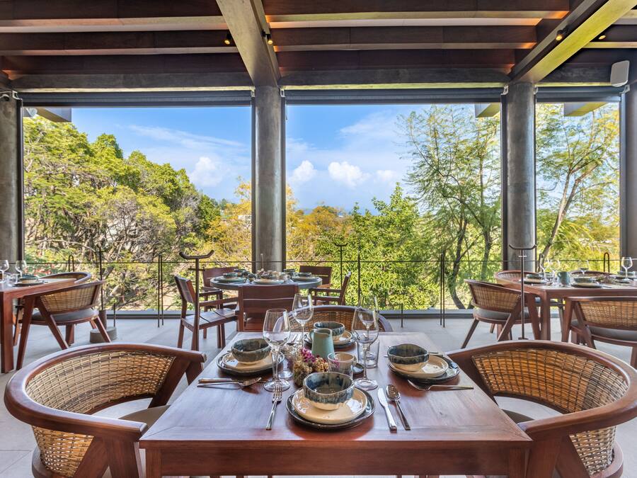 Breakfast, lunch, dinner served; garden views