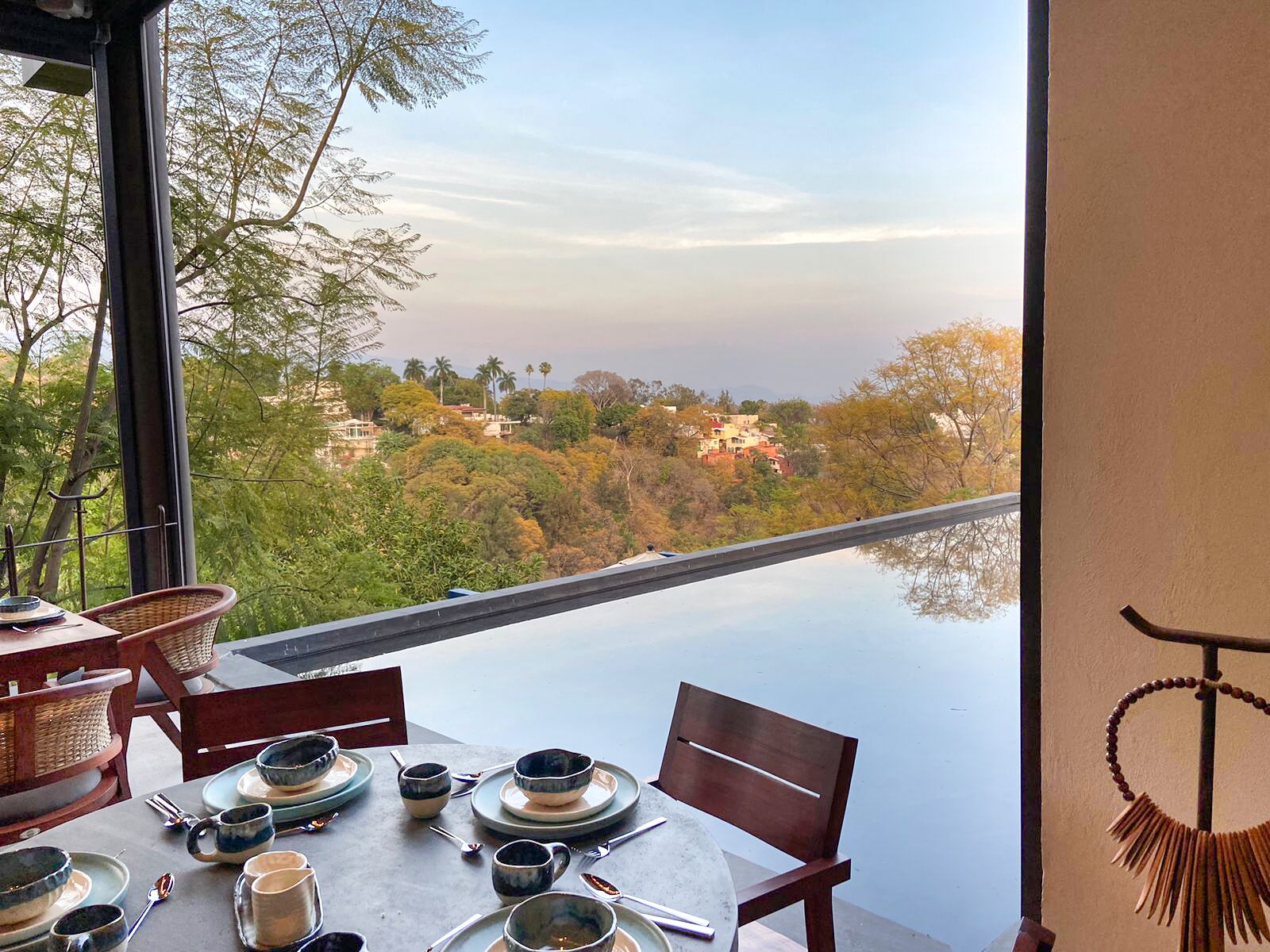 Breakfast, lunch, dinner served; garden views