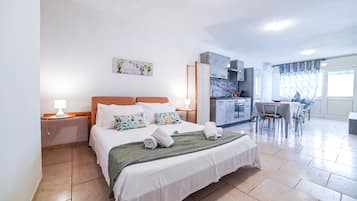 4 bedrooms, free WiFi, bed sheets