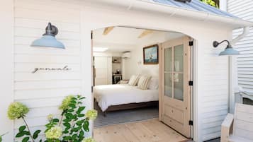 Luxury Double Room, 1 King Bed, Mobility Accessible | Terrace/patio