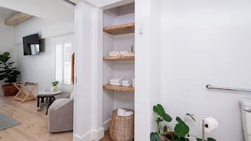 Luxury Double Room, 1 King Bed, Mobility Accessible | Free WiFi