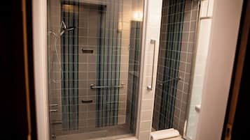 Douche, serviettes fournies