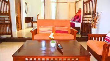Honeymoon-Suite, Gartenblick | 1 Schlafzimmer, kostenloses WLAN, Bettwäsche