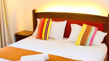 Rom – comfort, hageutsikt | Wi-fi (inkludert) og sengetøy