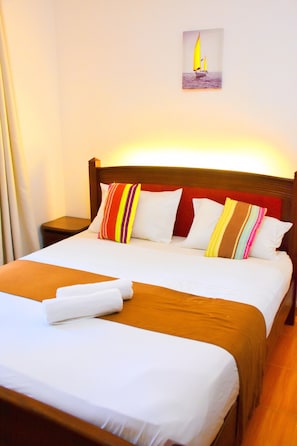 舒适客房, 花园景观 | 免费 WiFi、床单