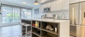 Lovely 2-bedroom condo with Free Parking