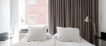 Queens Courtyard by Daniel & Jacob's