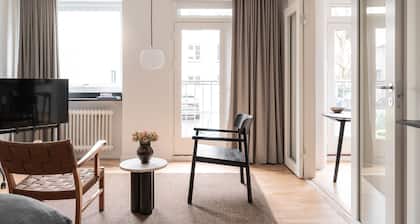 Queens Courtyard by Daniel & Jacob's