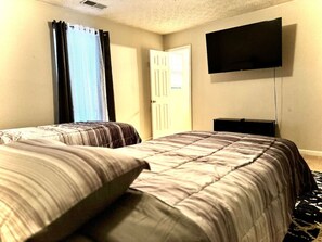 2 chambres, bureau, fer et planche à repasser, Wi-Fi gratuit