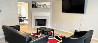 The VLuxe of Lithonia