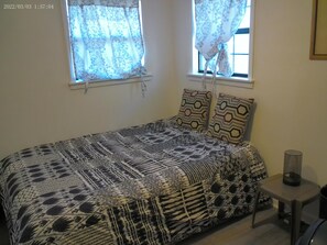 2 habitaciones, escritorio, wifi gratis y ropa de cama