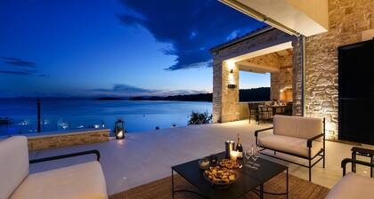 Luxusvilla Aqua Vision mit Pool