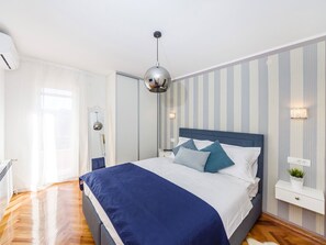 5 habitaciones, tabla de planchar con plancha y wifi gratis