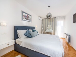 5 slaapkamers, een strijkplank/strijkijzer, gratis wifi