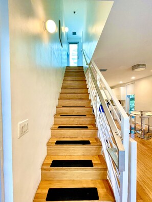 15+ GUESTS LUXURIOUS SOUTH BEACH SUITE | Living area | 50-inch TV with cable channels - Luxury South Beach Private Apartments (Miami Beach)