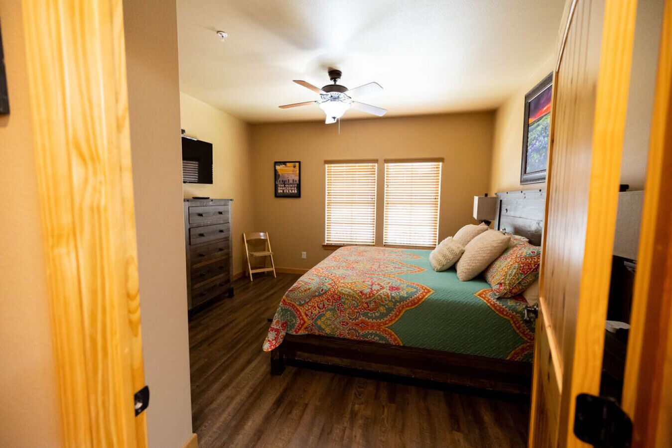 2 bedrooms, iron/ironing board, travel cot, free WiFi