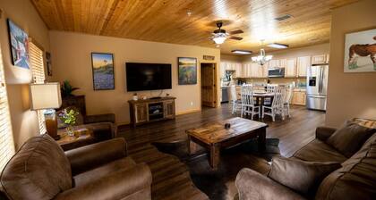 Luxury Condo Hidden Gem of Gruene Resort- A10