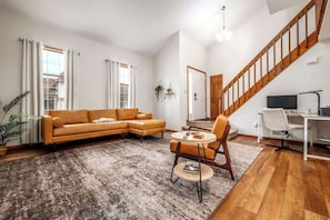 TV, fireplace - Family Friendly 2 bedroom Condo Close to Fun (Fort Wayne)