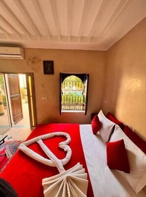 1 bedroom, iron/ironing board, WiFi, bed sheets - Red Room Room in Marrakesh, Morocco (Marrakesh)