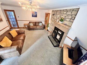 Smart TV, fireplace, DVD player, books - Family Friendly holiday cottage in the stunning Scottish Borders (Coldstream)