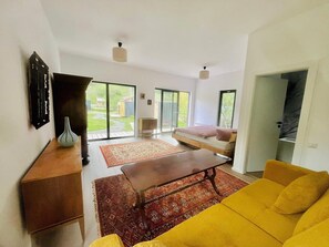 Deluxe Apartment | Living area
