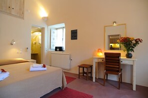 4 habitaciones, tabla de planchar con plancha y wifi gratis