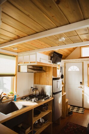 Fridge, microwave, toaster - Tiny Home built by Rocky Mountain Tiny Homes in Durango, Colorado. It contains a Queen bed in a loft with stairs. Sleeps: 2 Pets: Max 2 Please note, this home does have a sleeping area in a loft. If you require an accommodation with more accessibilit (Meeker)