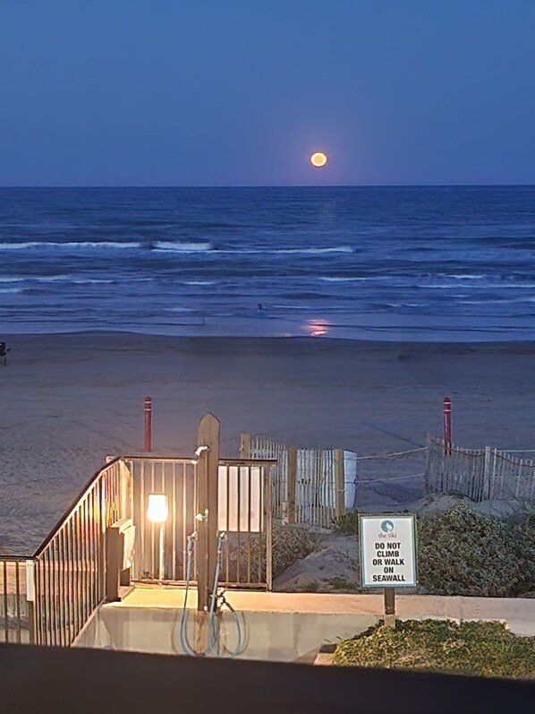 Sulla spiaggia, teli da spiaggia