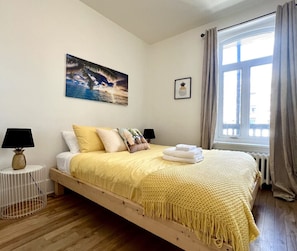 2 bedrooms, iron/ironing board, free WiFi, bed sheets