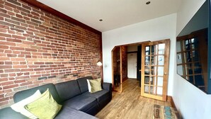 TV - Le Cactus ~ A Stunning Home in the St-Roch Neighborhood (Québec)