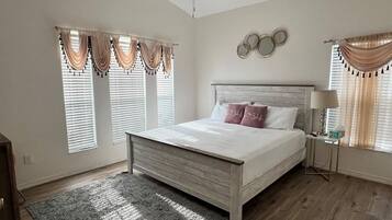4 chambres, fer et planche à repasser, Wi-Fi gratuit, draps fournis