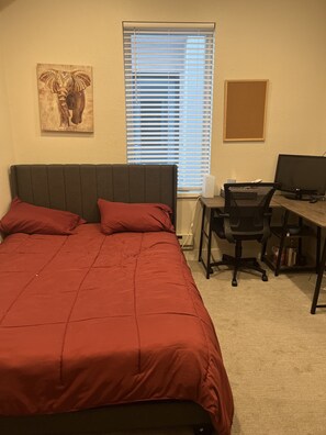 1 室のベッドルーム、デスク、アイロン / アイロン台、WiFi