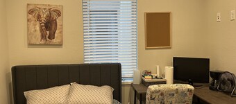 Private Quaint Cozy Room