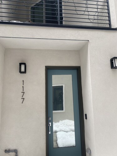 Private Quaint Cozy Room