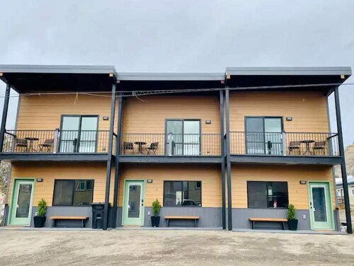 Cozy Wolf Lodge — Unit 3