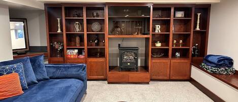 Téléviseur connecté, livres, sélection de films