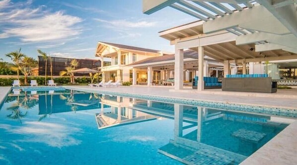 Pool - Las Lomas! (La Romana)