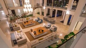 Interior - Las Lomas! (La Romana)