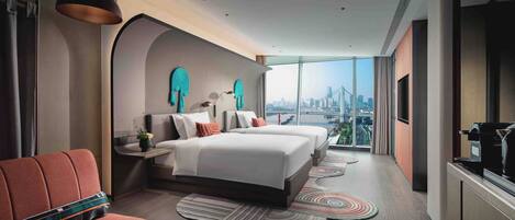 1 bedroom, down duvets, free minibar, in-room safe