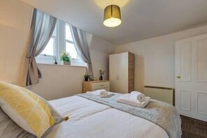 Room - 1Bed - Contractor-Friendly Apartment (Stamford)